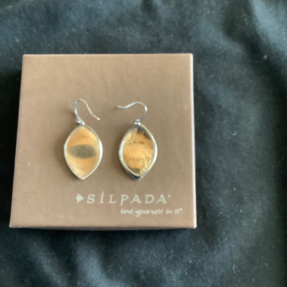 Silpada two tone earrings.
